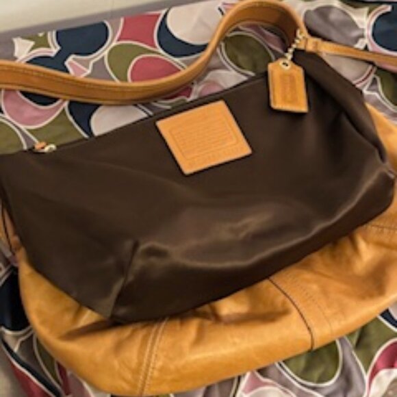 Vintage Coach Ergo Leather Pleated Hobo Natural - Picture 5 of 10